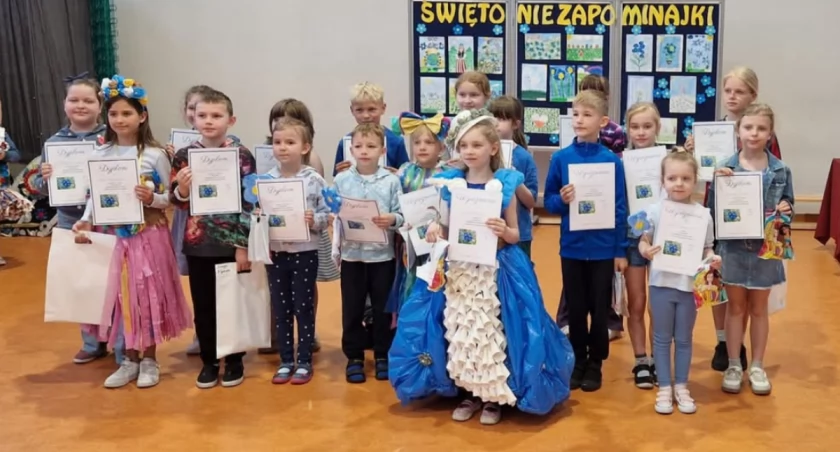 Święto Niezapominajki w szkole w Ciechanowcu