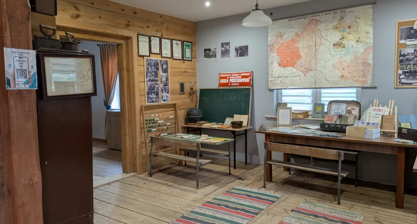 na zdjęciu minimuzeum w Kobyli