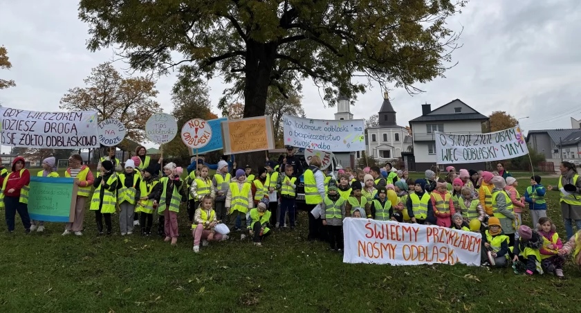 Na zdjęciu uczniowie ze szkoły w Grodzisku