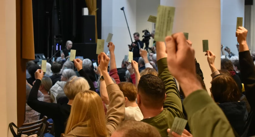 Na zdjęciu nadzwyczajne walne zebranie członków Spółdzielni Lokatorsko - Własnościowej w Siemiatyczach