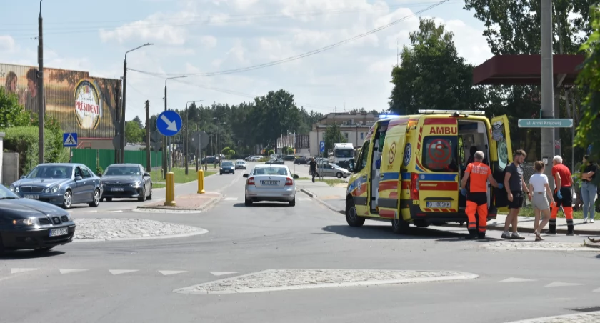Na zdjęciu wypadek z udziałem motocyklisty