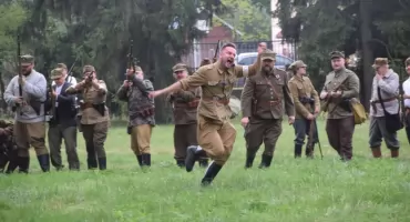 W Ciechanowcu lekcja historii na żywo